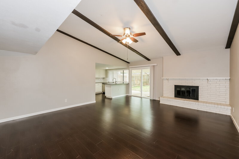 2,225/Mo, 7709 Landmark Ridge Street Fort Worth, TX 76133 Living Room View