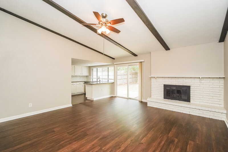 2,080/Mo, 7709 Landmark Ridge Street Fort Worth, TX 76133 Living Room View