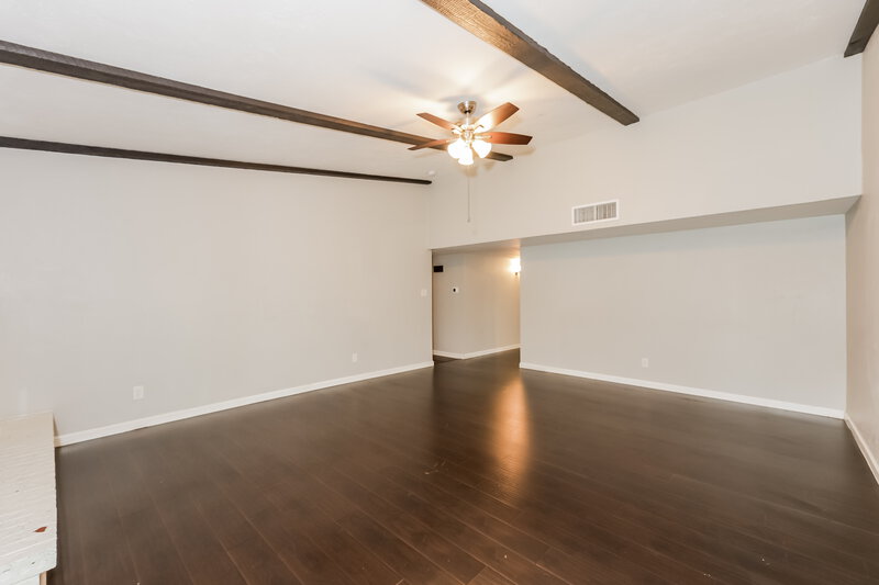 2,225/Mo, 7709 Landmark Ridge Street Fort Worth, TX 76133 Living Room View 2
