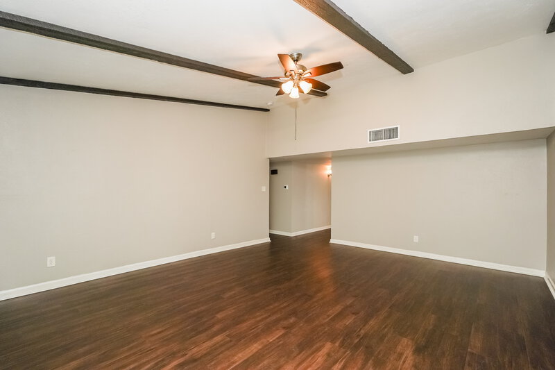 2,080/Mo, 7709 Landmark Ridge Street Fort Worth, TX 76133 Living Room View 2
