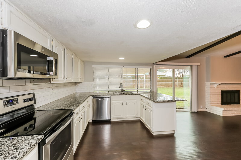 2,225/Mo, 7709 Landmark Ridge Street Fort Worth, TX 76133 Kitchen View 3
