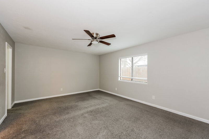 2,225/Mo, 7709 Landmark Ridge Street Fort Worth, TX 76133 Main Bedroom View