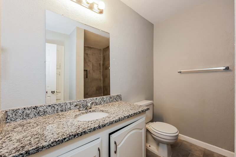 2,225/Mo, 7709 Landmark Ridge Street Fort Worth, TX 76133 Main Bathroom View