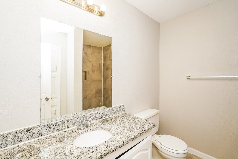 2,080/Mo, 7709 Landmark Ridge Street Fort Worth, TX 76133 Main Bathroom View