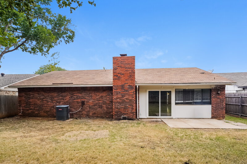 2,080/Mo, 7709 Landmark Ridge Street Fort Worth, TX 76133 Rear View