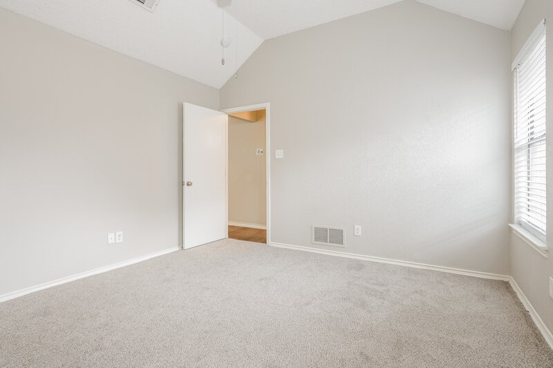 2,405/Mo, 6504 Running Creek Dr Arlington, TX 76001 Main Bedroom View 2