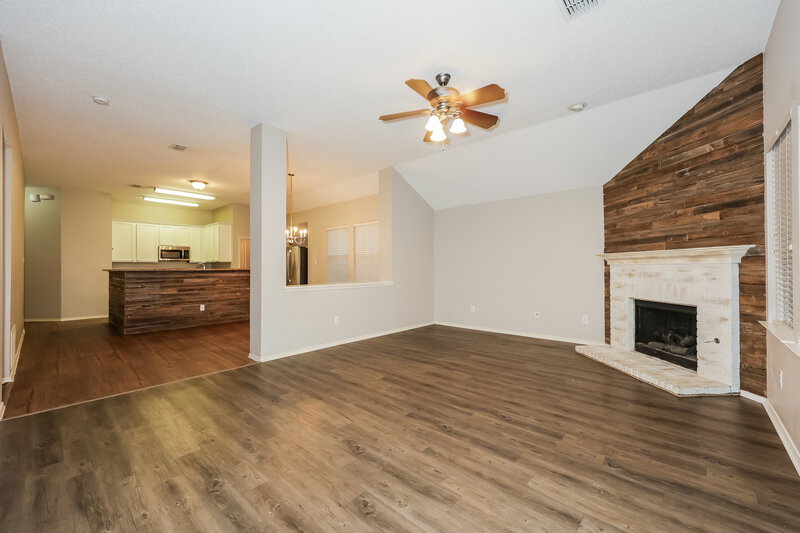 2,730/Mo, 430 Creekwood Court Forney, TX 75126 Living Room View 2