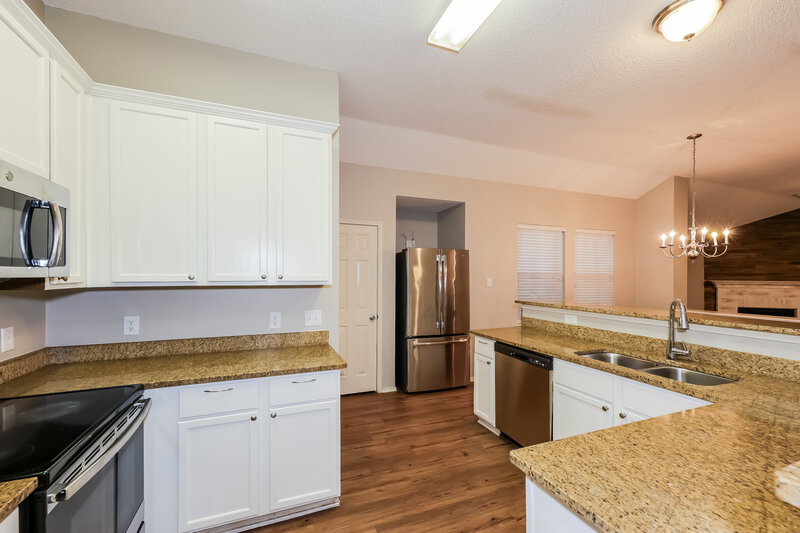 2,730/Mo, 430 Creekwood Court Forney, TX 75126 Kitchen View 2