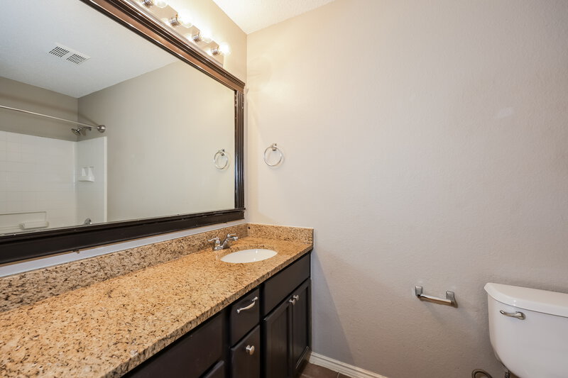 2,730/Mo, 430 Creekwood Court Forney, TX 75126 Bathroom View