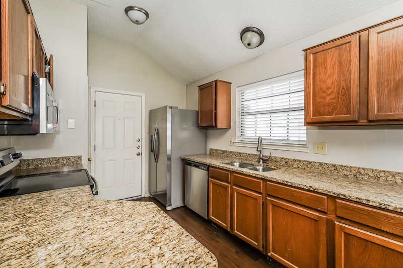 1,995/Mo, 2506 Arapaho Drive Arlington, TX 76018 Kitchen View