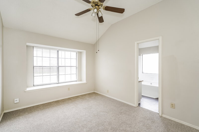 1,995/Mo, 2506 Arapaho Drive Arlington, TX 76018 Main Bedroom View