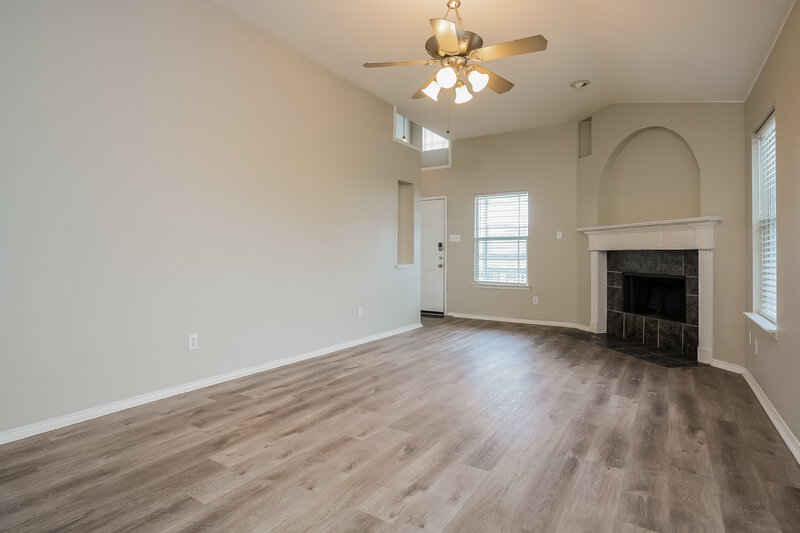 2,340/Mo, 2522 Esquire Drive Arlington, TX 76018 Living Room View 2