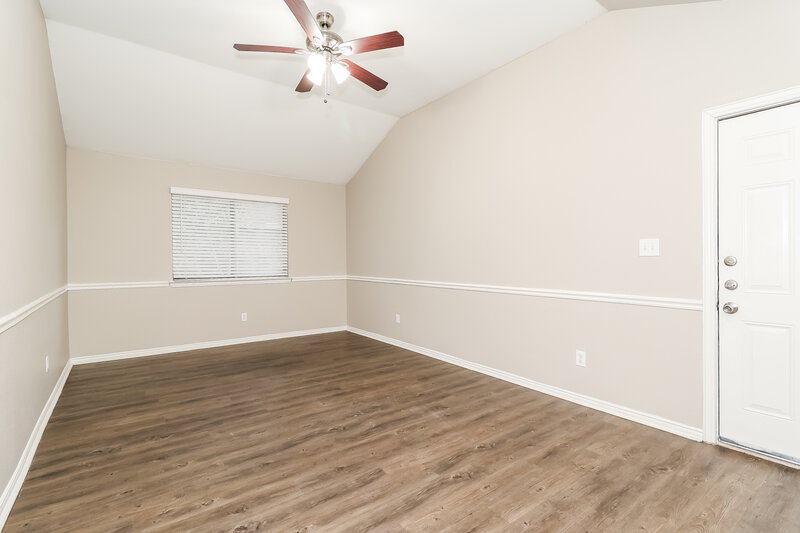 1,890/Mo, 9308 Cynthia Ct Fort Worth, TX 76140 Living Room View