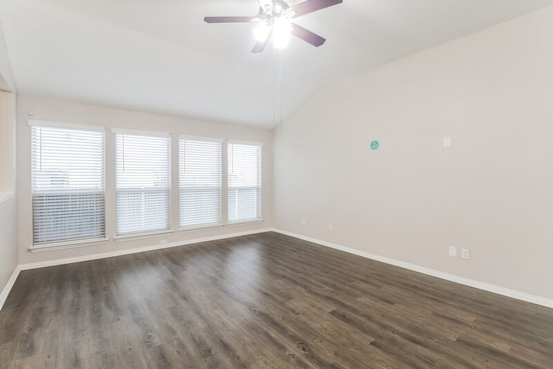2,190/Mo, 9308 Cynthia Ct Fort Worth, TX 76140 Living Room View 3