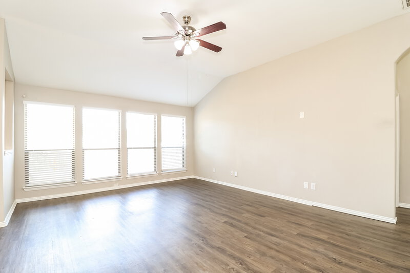 1,890/Mo, 9308 Cynthia Ct Fort Worth, TX 76140 Family Room View