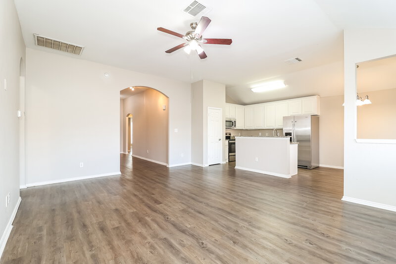 1,890/Mo, 9308 Cynthia Ct Fort Worth, TX 76140 Family Room View 2