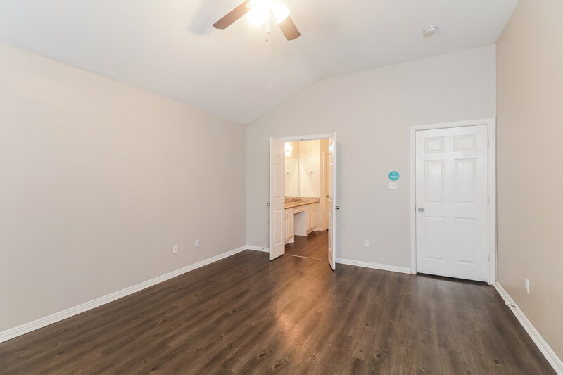 2,190/Mo, 9308 Cynthia Ct Fort Worth, TX 76140 Main Bedroom View 2