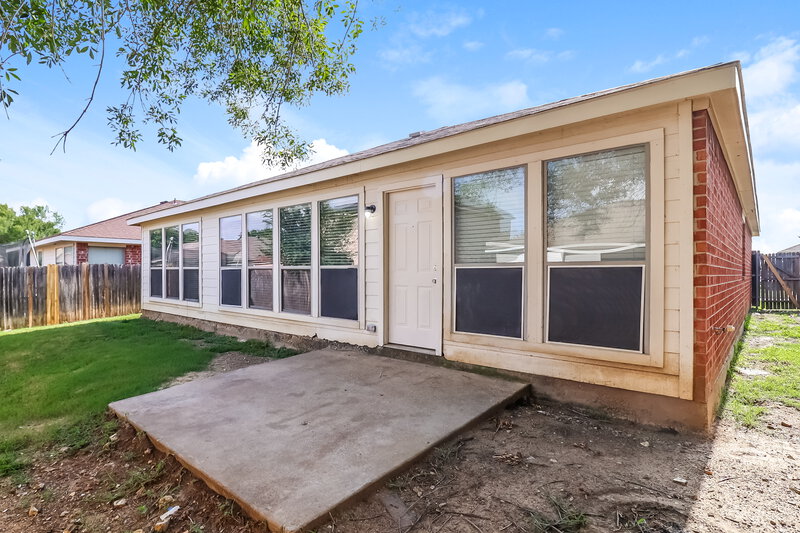 1,890/Mo, 9308 Cynthia Ct Fort Worth, TX 76140 Rear View