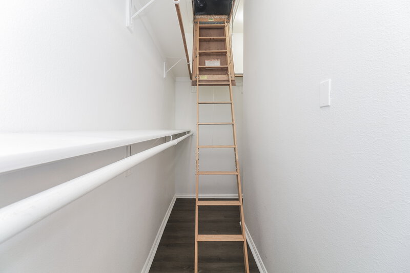 2,190/Mo, 9308 Cynthia Ct Fort Worth, TX 76140 Walk In Closet View