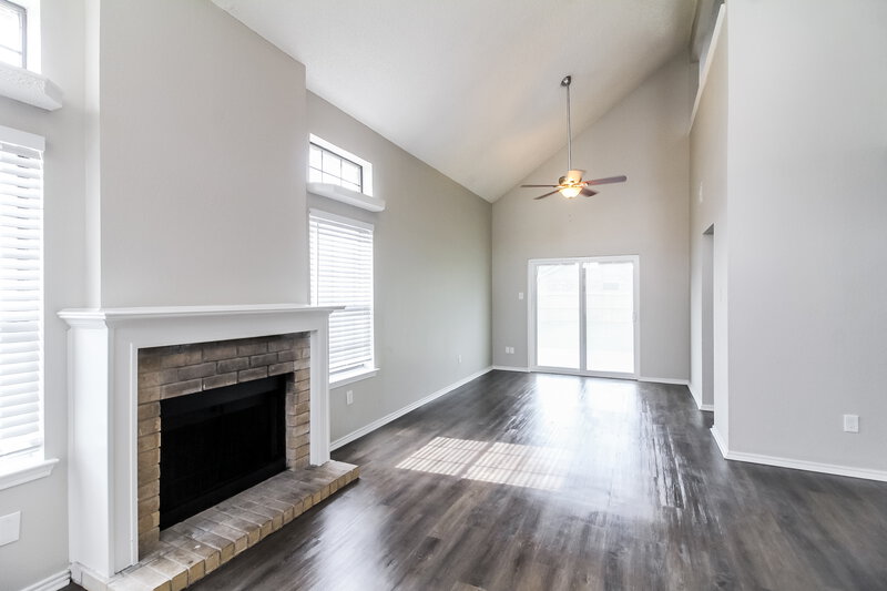 2,195/Mo, 608 McMackin Street Cedar Hill, TX 75104 Living Room View