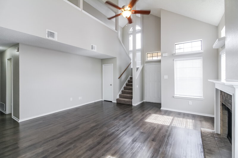 2,195/Mo, 608 McMackin Street Cedar Hill, TX 75104 Living Room View 3