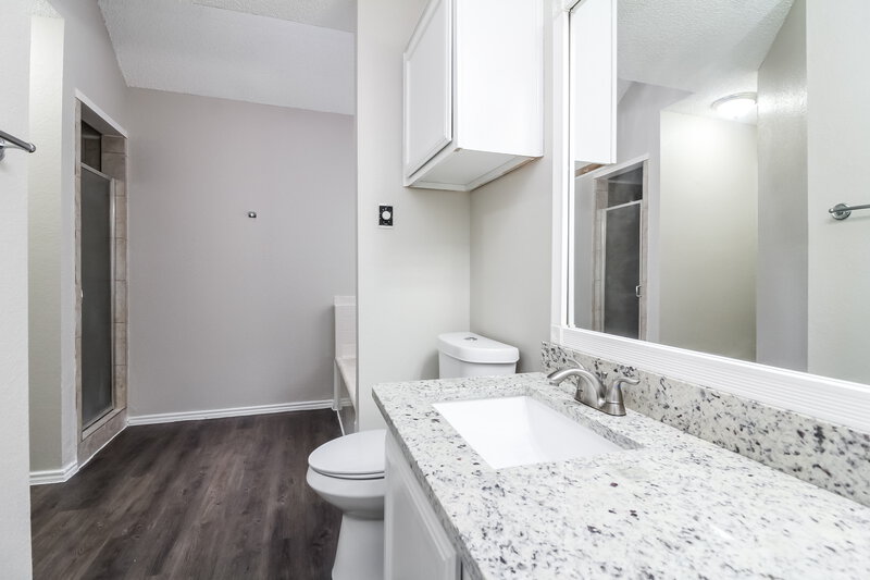 2,195/Mo, 608 McMackin Street Cedar Hill, TX 75104 Master Bathroom View
