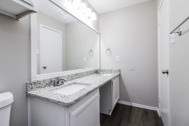 2,195/Mo, 608 McMackin Street Cedar Hill, TX 75104 Master Bathroom View 2