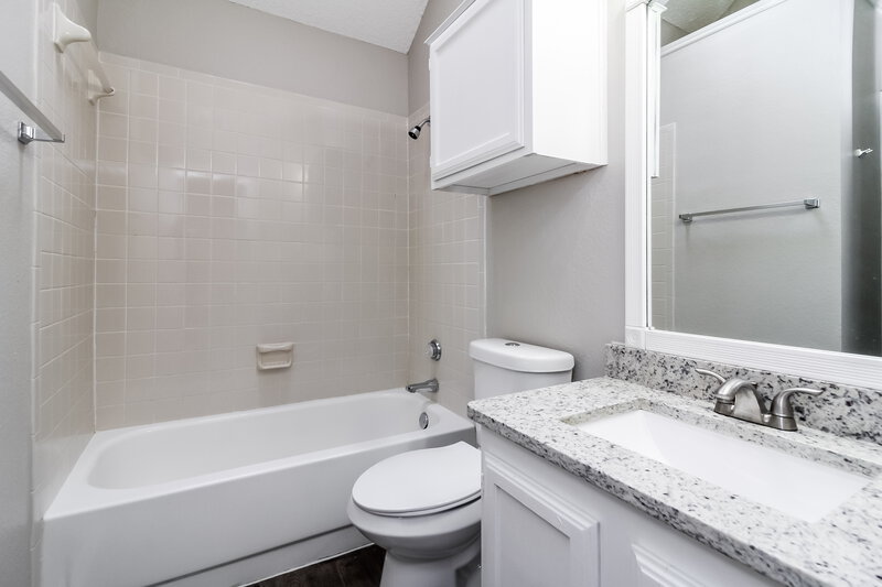 2,195/Mo, 608 McMackin Street Cedar Hill, TX 75104 Bathroom View