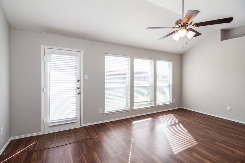 2,135/Mo, 240 Amherst Drive Forney, TX 75126 Living Room View