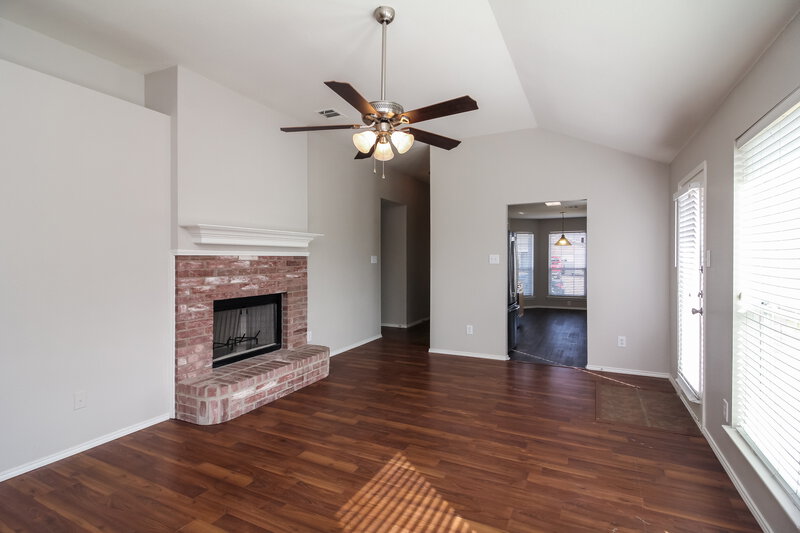 2,135/Mo, 240 Amherst Drive Forney, TX 75126 Living Room Dining Room View