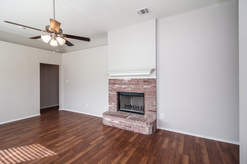 2,135/Mo, 240 Amherst Drive Forney, TX 75126 Living Room Dining Room View 2