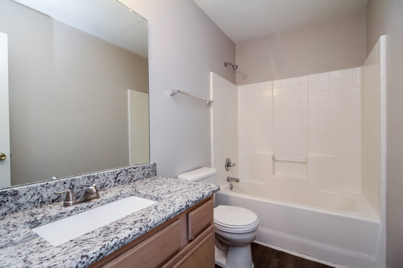 2,135/Mo, 240 Amherst Drive Forney, TX 75126 Bathroom View