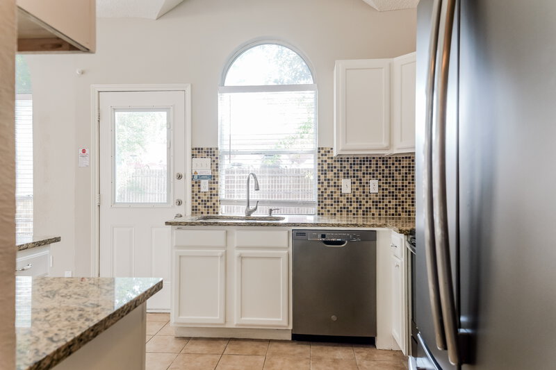 2,050/Mo, 7608 Honeybee Lane Fort Worth, TX 76137 Kitchen View 3