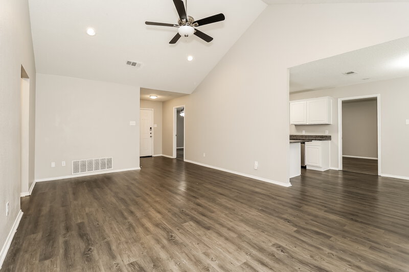 2,235/Mo, 900 Vicksburg Ln Burleson, TX 76028 Living Room View 3