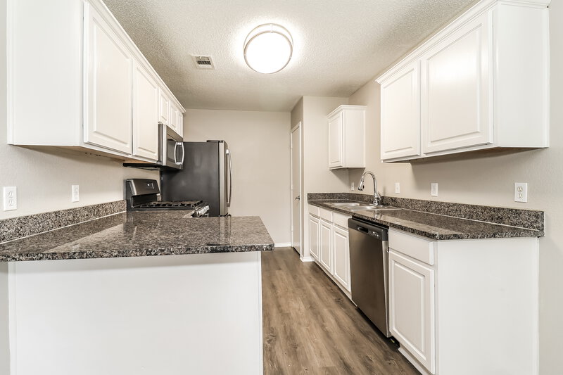 2,235/Mo, 900 Vicksburg Ln Burleson, TX 76028 Kitchen View 2