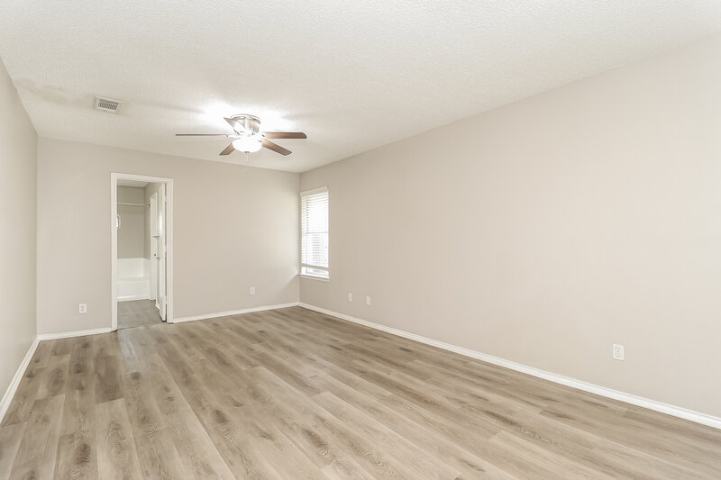2,235/Mo, 900 Vicksburg Ln Burleson, TX 76028 Main Bedroom View