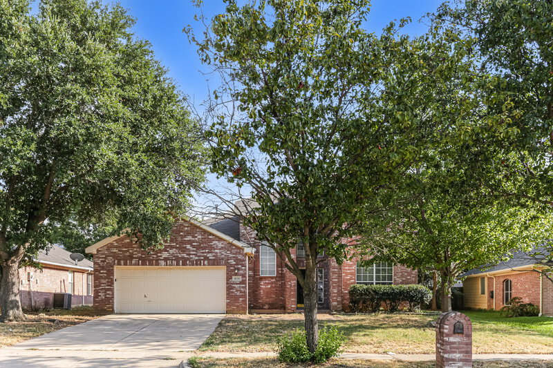 2,565/Mo, 1630 Redwood Drive Corinth, TX 76210 External View