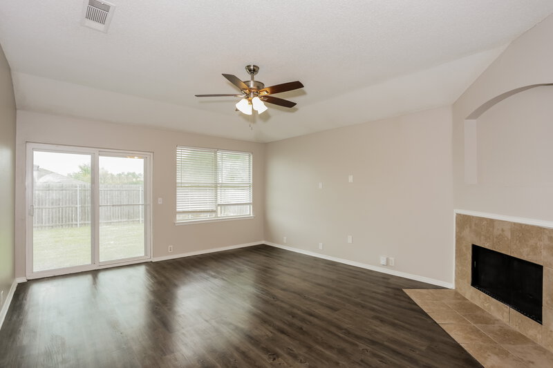2,320/Mo, 1506 Clemson Drive Glenn Heights, TX 75154 Living Room View 2