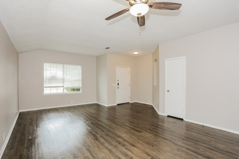 2,320/Mo, 1506 Clemson Drive Glenn Heights, TX 75154 Dining Room View 2
