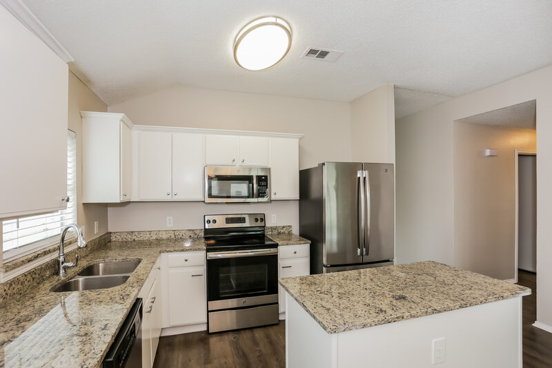 2,320/Mo, 1506 Clemson Drive Glenn Heights, TX 75154 Kitchen View