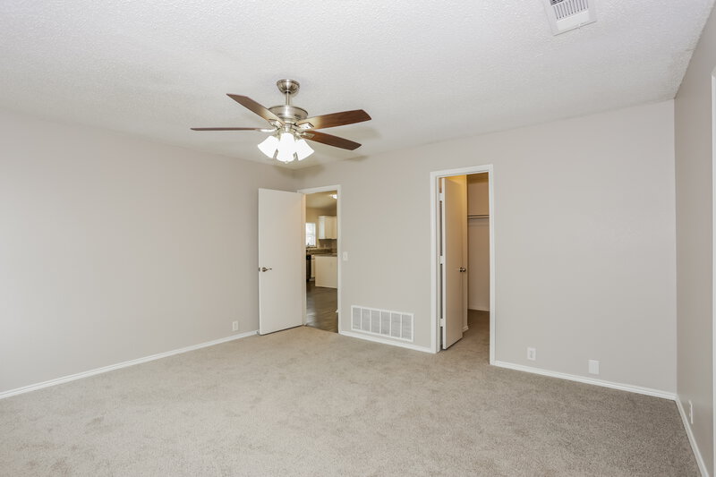 2,320/Mo, 1506 Clemson Drive Glenn Heights, TX 75154 Main Bedroom View 2