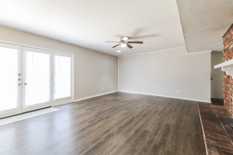 1,935/Mo, 9214 Willowbrook Drive Rowlett, TX 75088 Living Room View 3