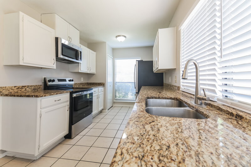 1,935/Mo, 9214 Willowbrook Drive Rowlett, TX 75088 Kitchen View