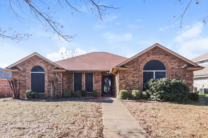2,200/Mo, 1419 Cromwell Court Lancaster, TX 75134 External View