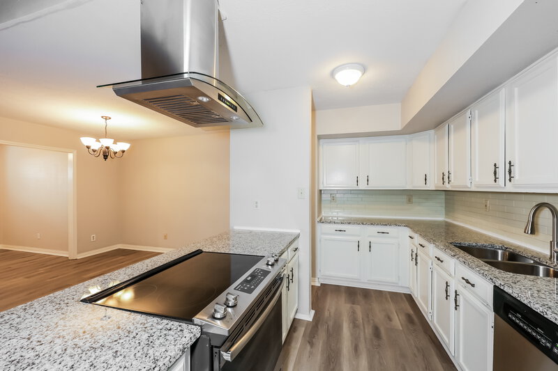 1,725/Mo, 4221 Sweetgum Way Fort Worth, TX 76133 Kitchen View 2