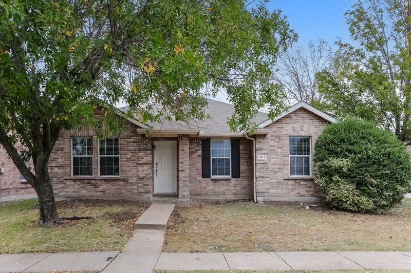 1,900/Mo, 1917 Indian Lilac Drive Lancaster, TX 75146 External View