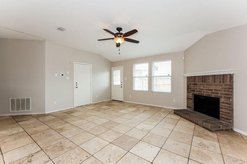 1,900/Mo, 1917 Indian Lilac Drive Lancaster, TX 75146 Living Room View