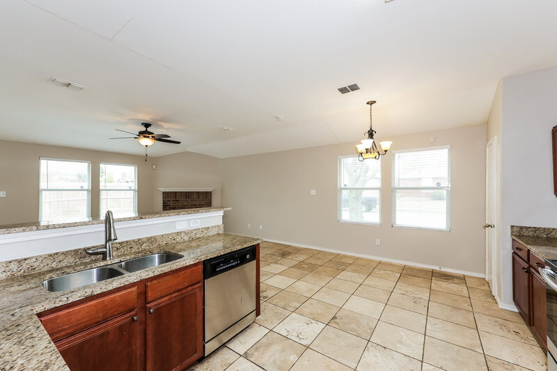 1,900/Mo, 1917 Indian Lilac Drive Lancaster, TX 75146 Kitchen View 2