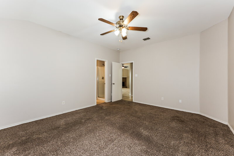 1,900/Mo, 1917 Indian Lilac Drive Lancaster, TX 75146 Main Bedroom View 2