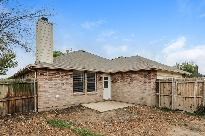 1,900/Mo, 1917 Indian Lilac Drive Lancaster, TX 75146 Rear View